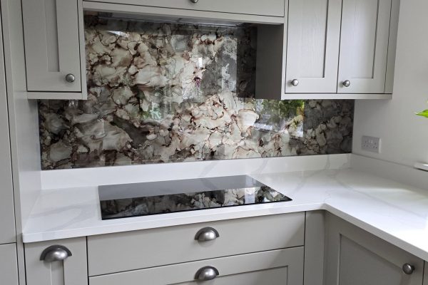 546177591_1433741448755487_6985772484578948773_n Antique mirror splashback Birmingham